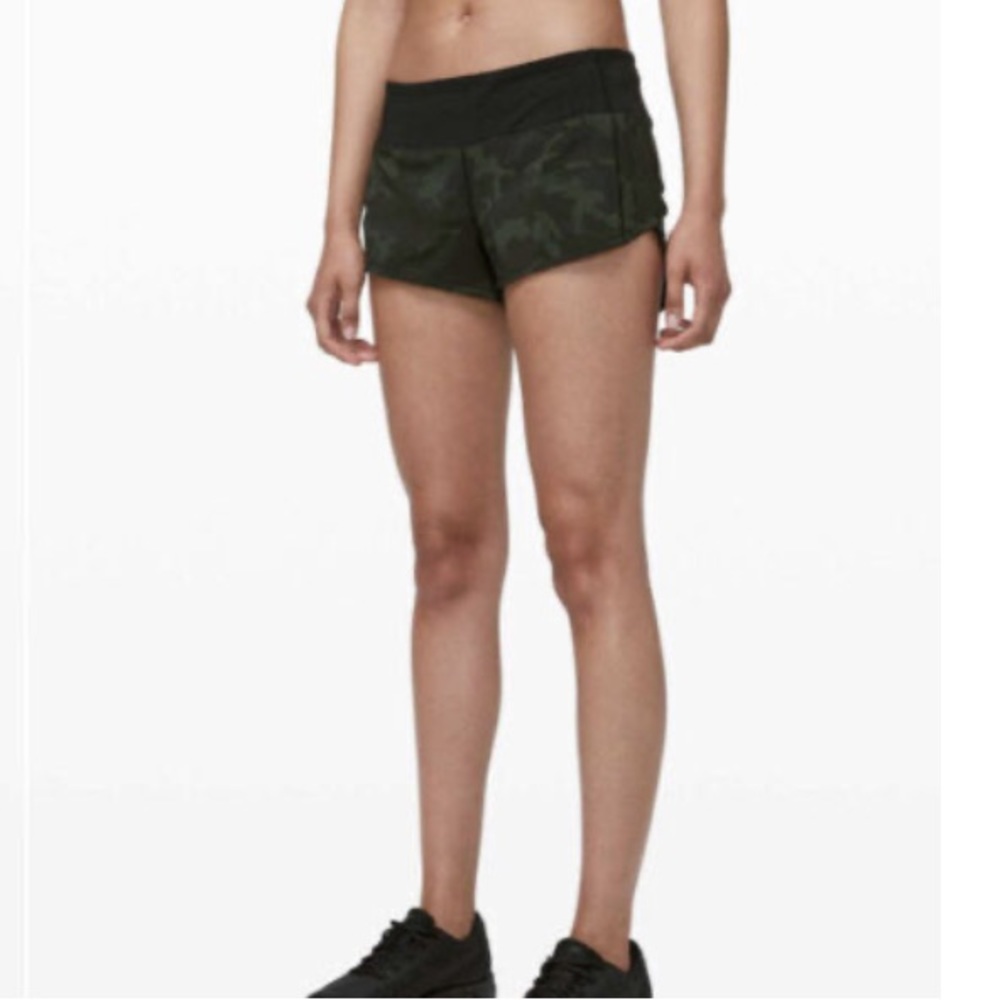 Lululemon low rise camo speed up short 2.5